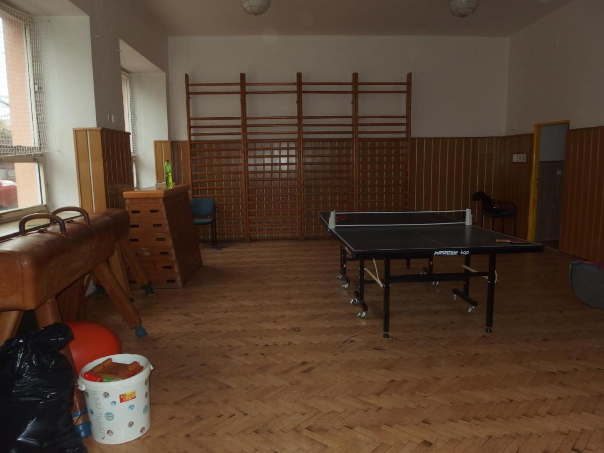 Apartmanovy Dum Obecna Skola Svetlik Luaran gambar