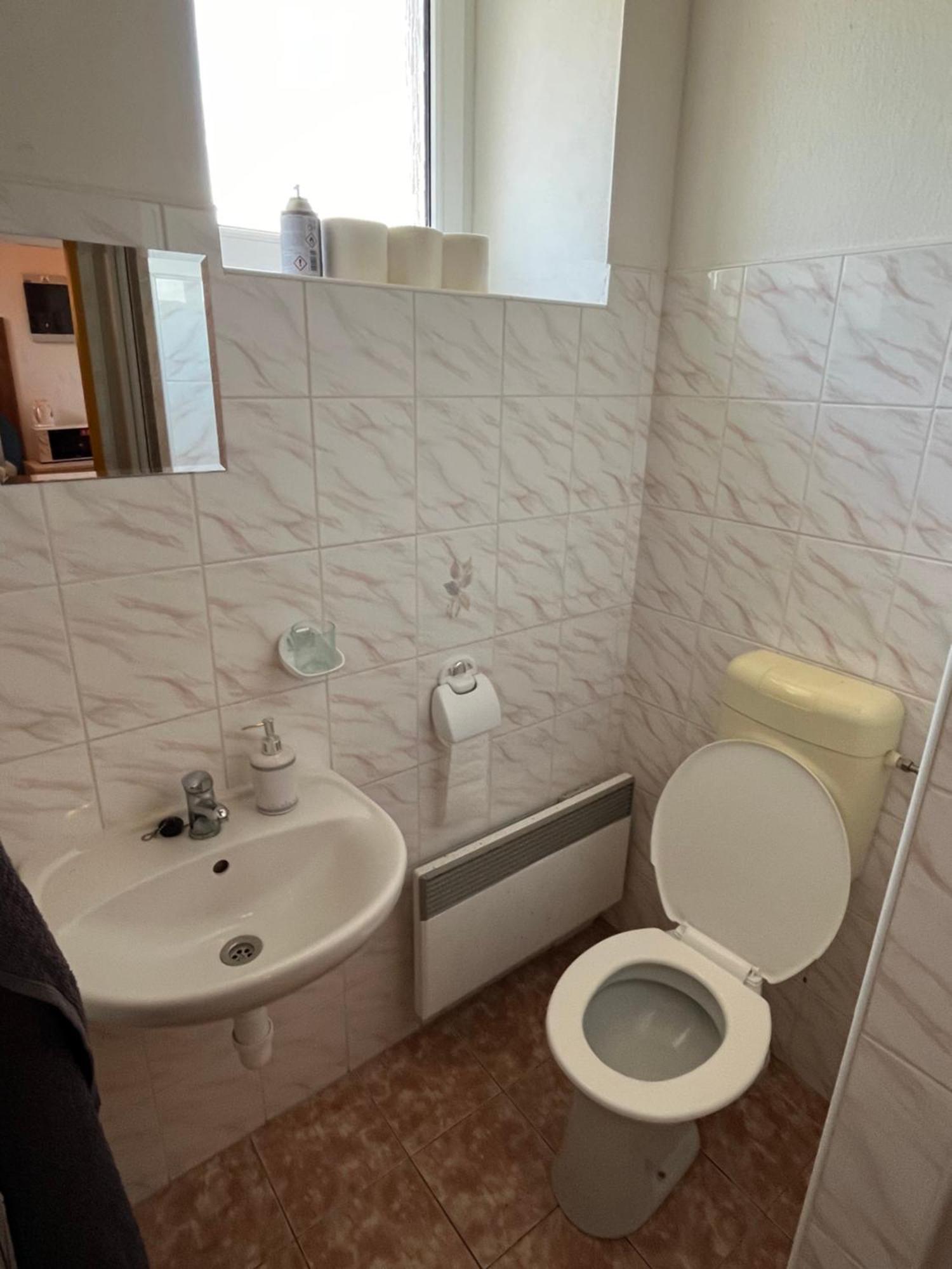 Apartmanovy Dum Obecna Skola Svetlik Luaran gambar