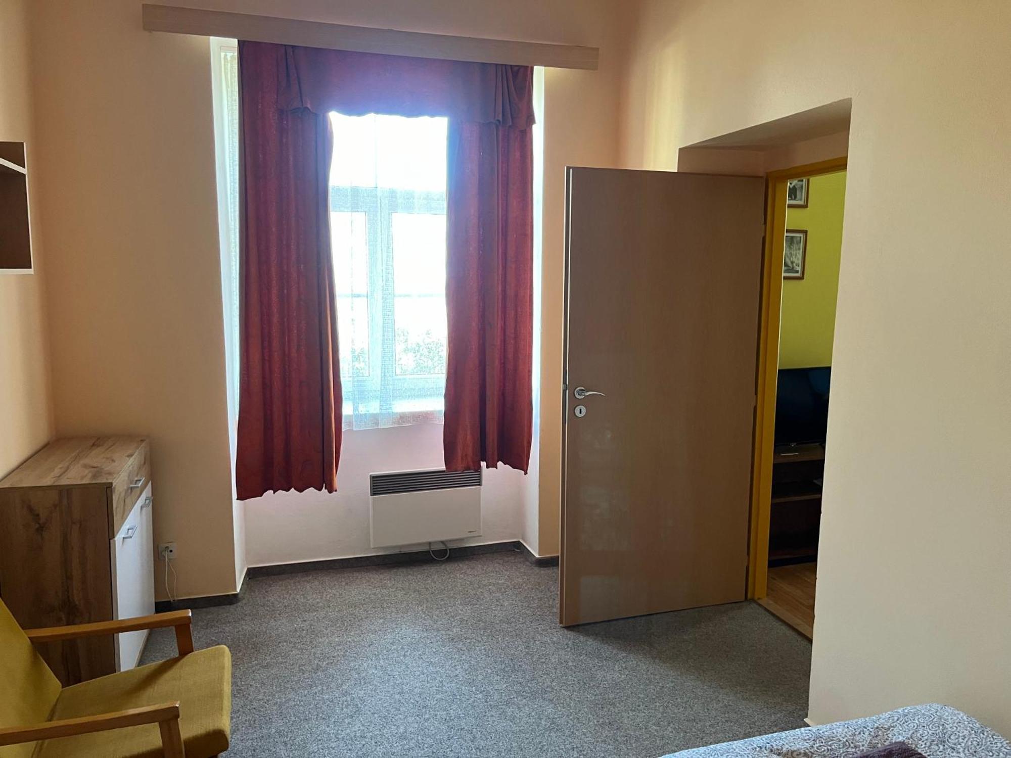 Apartmanovy Dum Obecna Skola Svetlik Luaran gambar