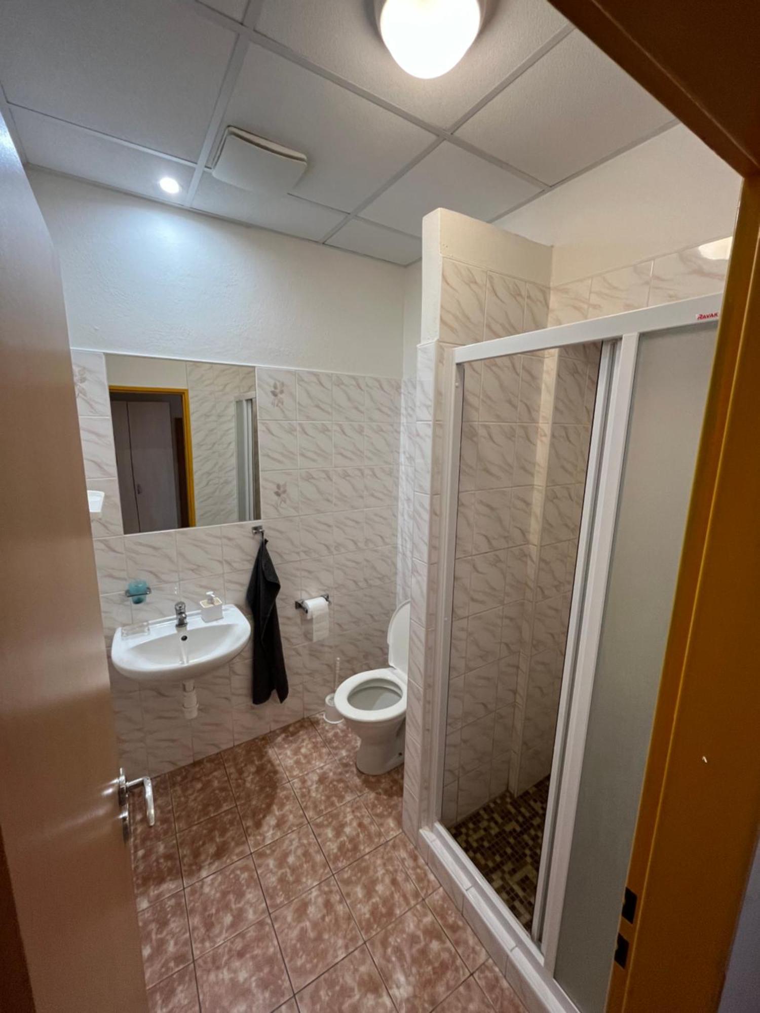 Apartmanovy Dum Obecna Skola Svetlik Luaran gambar