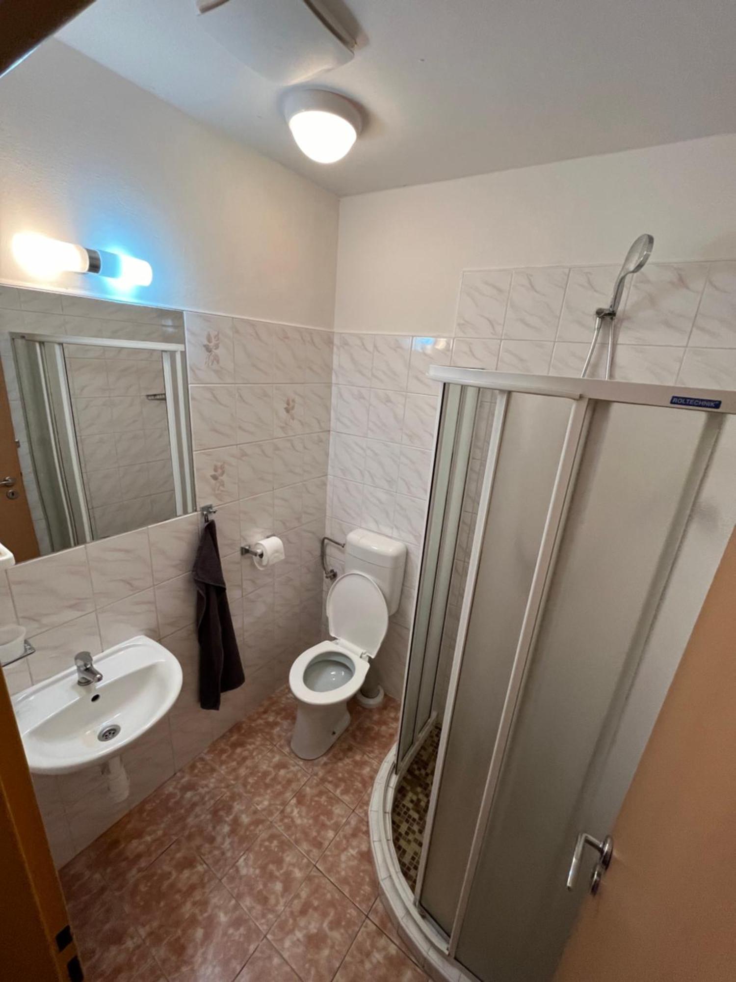 Apartmanovy Dum Obecna Skola Svetlik Luaran gambar