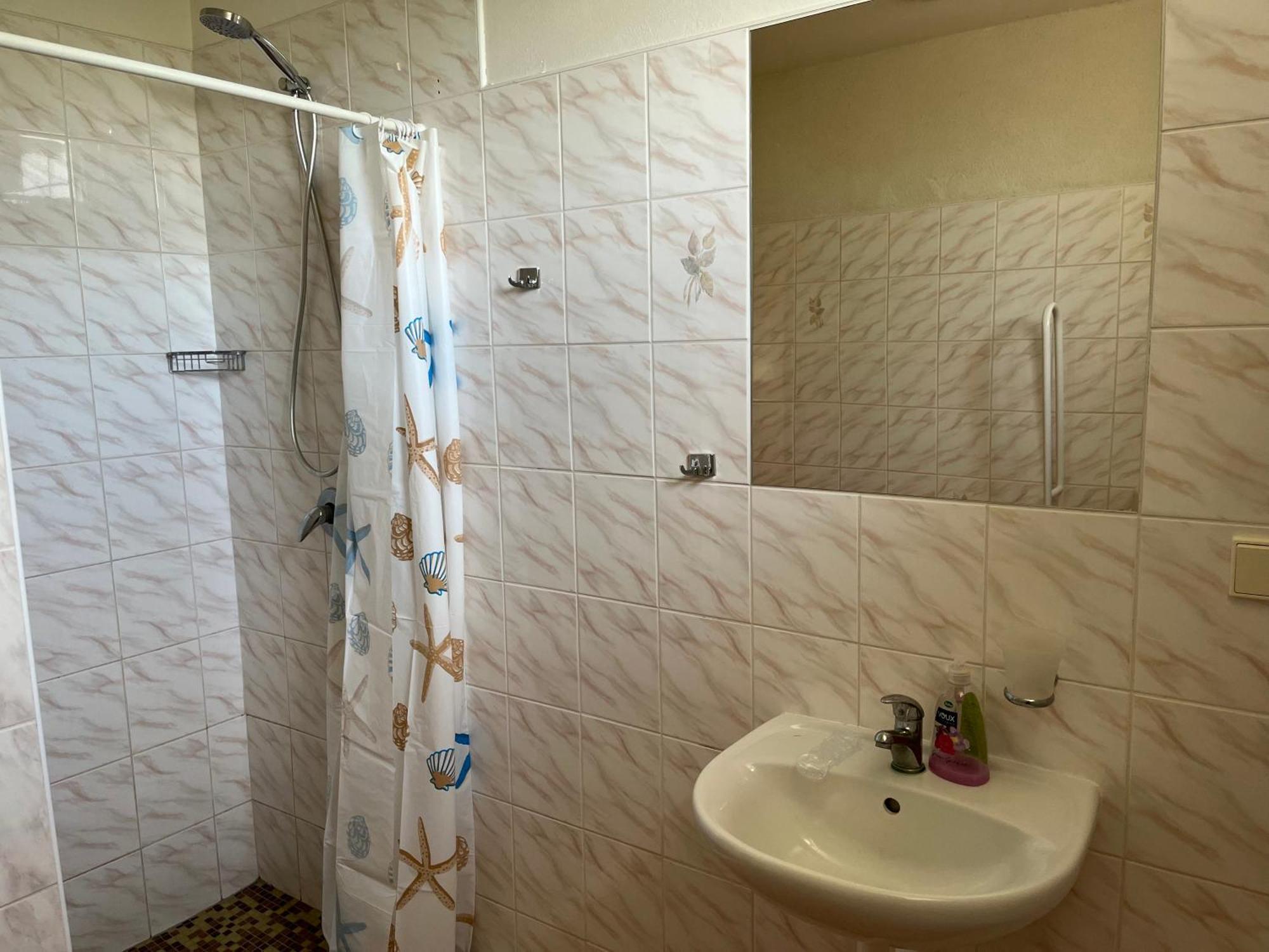 Apartmanovy Dum Obecna Skola Svetlik Luaran gambar