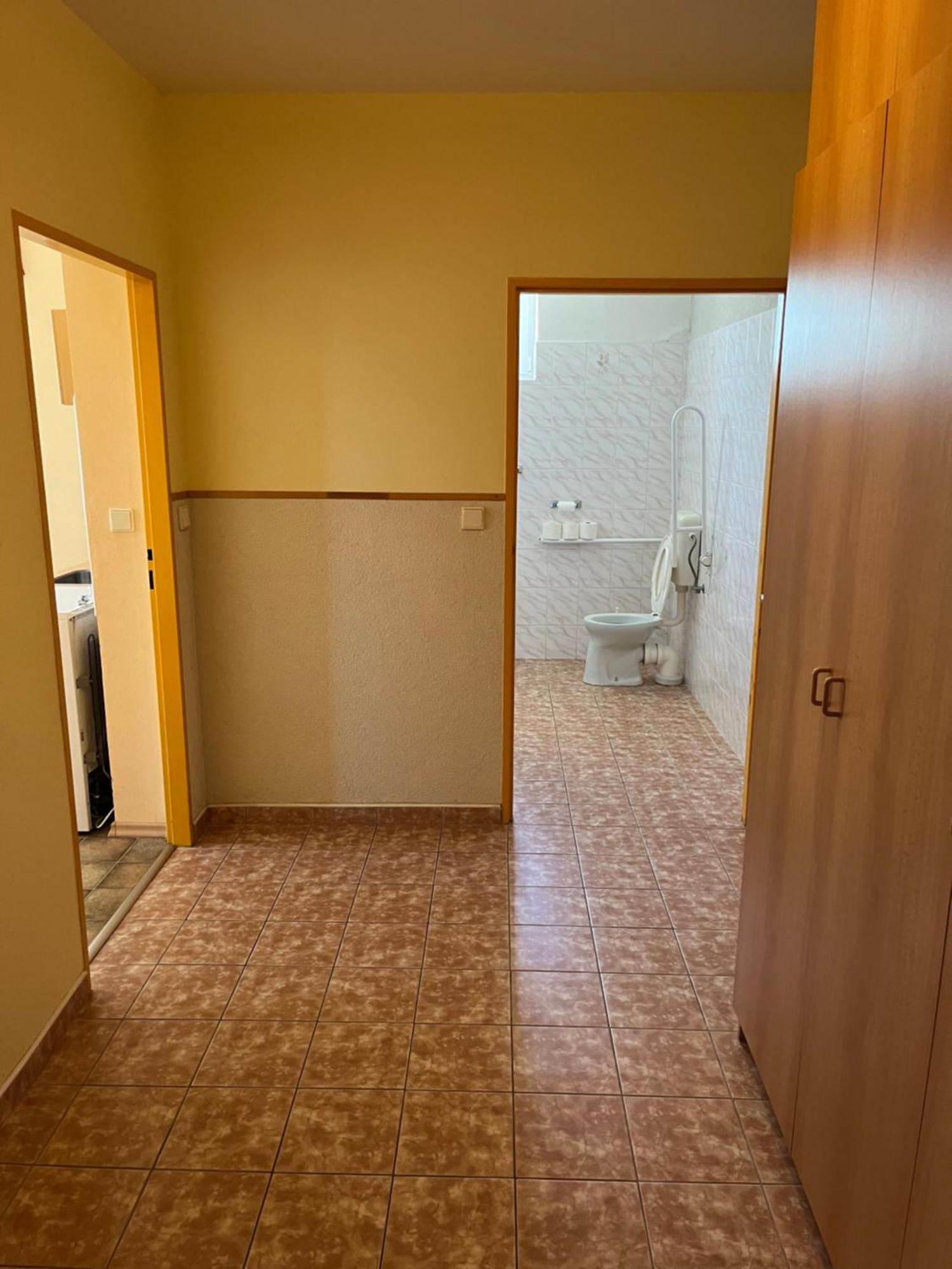 Apartmanovy Dum Obecna Skola Svetlik Luaran gambar