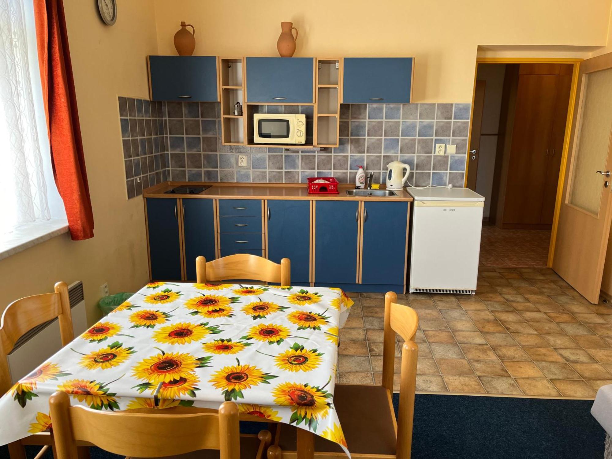 Apartmanovy Dum Obecna Skola Svetlik Luaran gambar